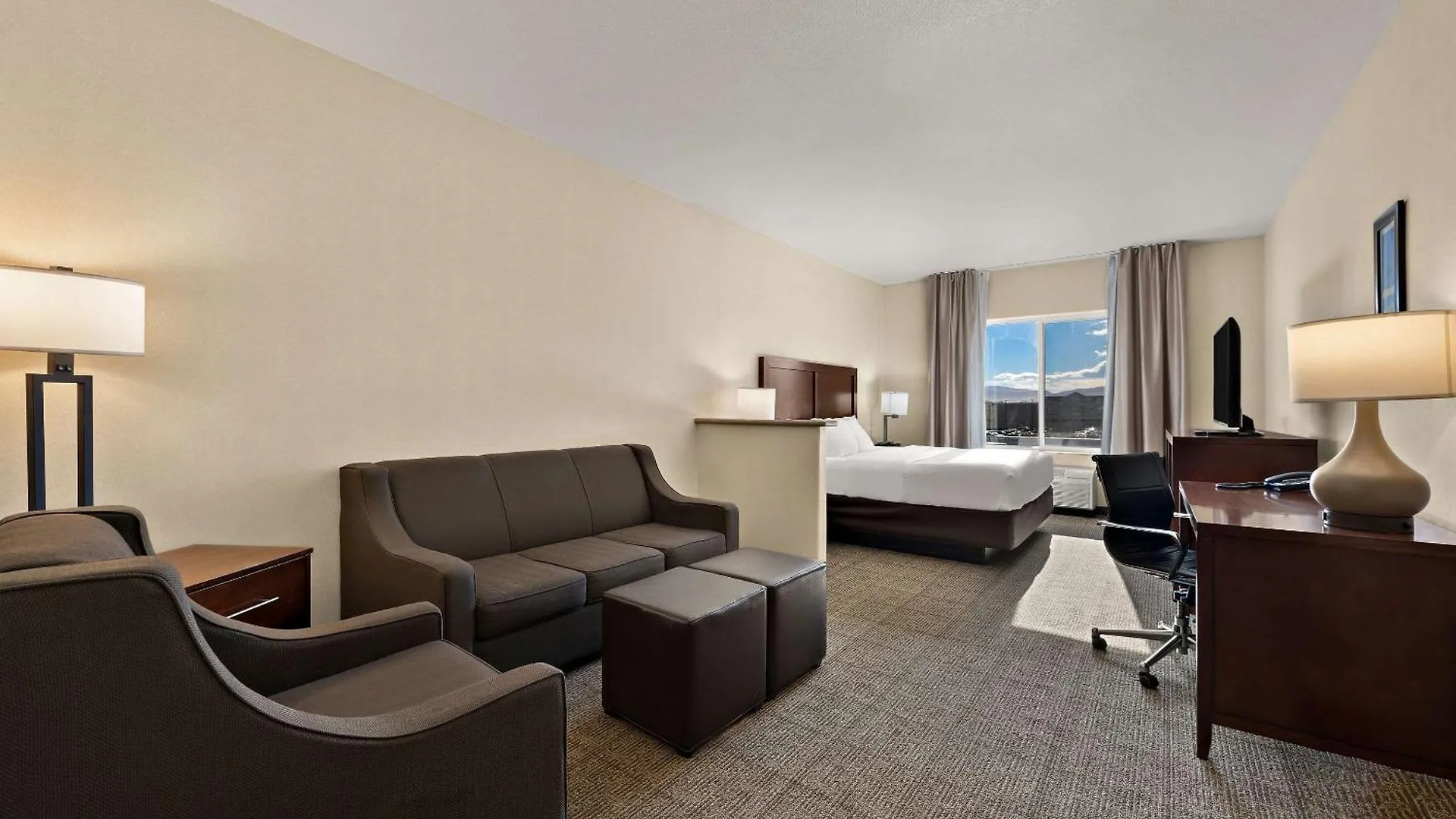 Comfort Inn & Suites Airport Convention Center Reno